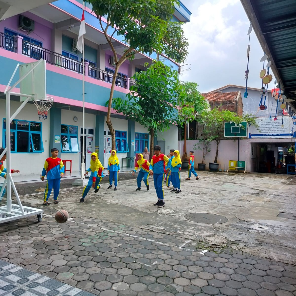 Ekstrakurikuler Basket